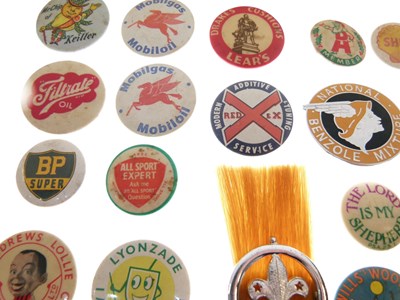 Lot 101 - Quantity of badges