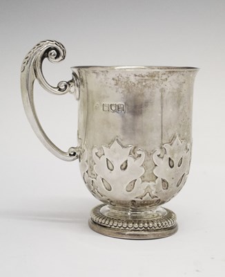 Lot 171 - George V silver pedestal cup, retailed by Tiffany & Co.