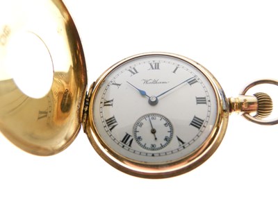 Lot 270 - Waltham 18ct gold half hunter fob watch