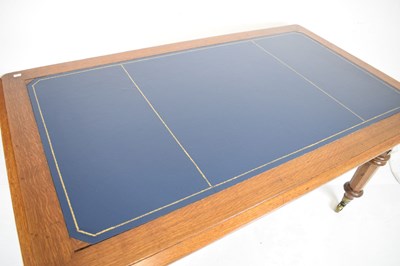 Lot 536 - Victorian oak library table