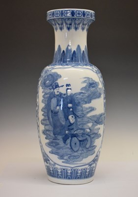 Lot 513 - Large 20th Century blue and white Chinese shoulder vase