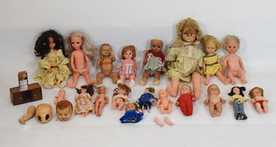 Lot 409 - Mixed quantity of 20th Century composition and plastic children's dolls