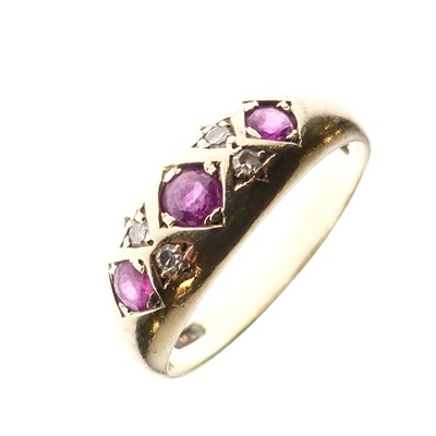 Lot 17 - 9ct gold ring, set with rubies