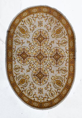 Lot 589 - 1970's oval rug