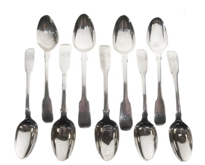 Lot 158 - Two part sets of Georgian silver fiddle pattern teaspoons