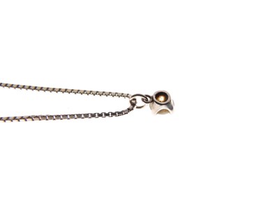 Lot 304 - Single-stone diamond pendant