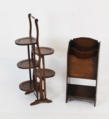 Lot 604 - Folding cake stand & oak magazine rack