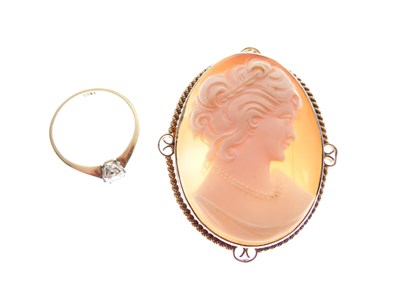 Lot 37 - 9ct gold mounted cameo, and '18ct' diamond single stone ring