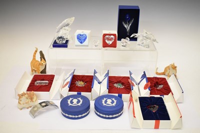 Lot 374 - Swarovski Collectors Society - Mixed group of figures and accessories