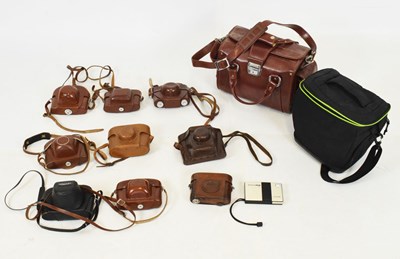 Lot 276 - Quantity of camera accessories