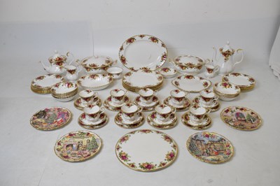 Lot 421 - Extensive Royal Albert 'Old Country Roses' service