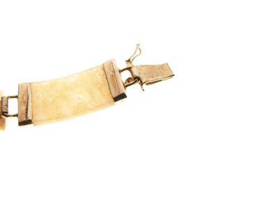 Lot 77 - Multicolour jade panel bracelet