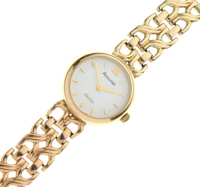 Lot 111 - Accurist - Lady's 9ct gold wristwatch