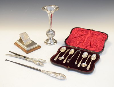 Lot 146 - Cased set of late Victorian silver teaspoons and tongs, etc