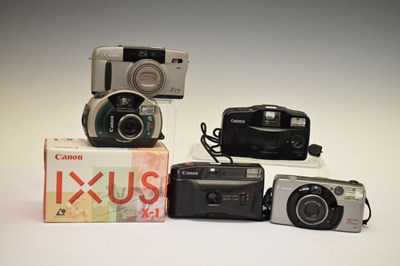 Lot 324 - Quantity of Canon Cameras