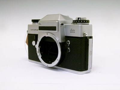 Lot 345 - Leica Leicaflex SL camera