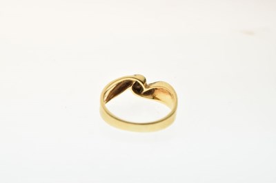 Lot 4 - Yellow metal (750) and solitaire diamond ring