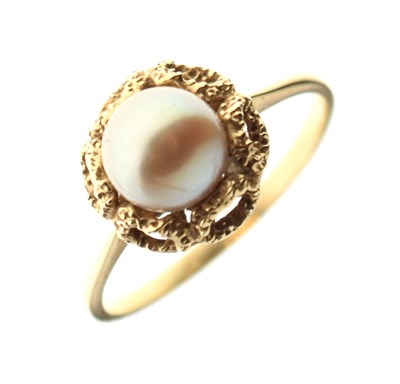 Lot 25 - Dress ring set single cultured pearl