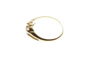 Lot 1 - Diamond single-stone ring