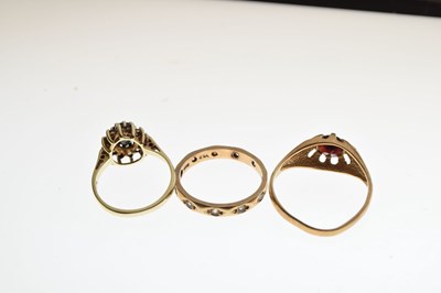 Lot 31 - Three various 9ct gold rings