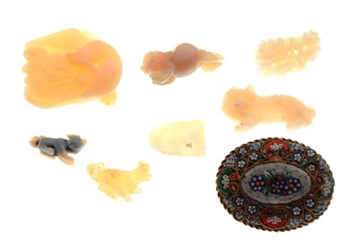 Lot 95 - Selection of various jewellery comprising a Millefiori brooch