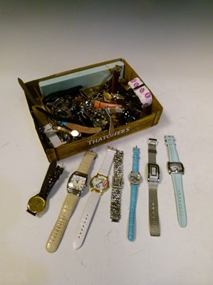 Lot 113 - Mixed quantity of fashion watches