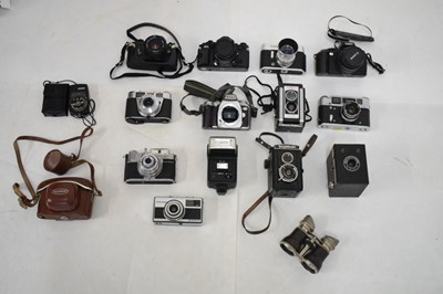 Lot 351 - Assorted group of cameras