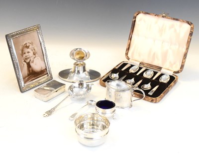 Lot 149 - George V silver capstan inkwell and mixed group of silver