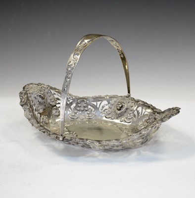 Lot 120 - Edwardian silver sweetmeat basket