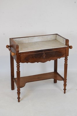 Lot 581 - Early 20th Century white marble topped washstand