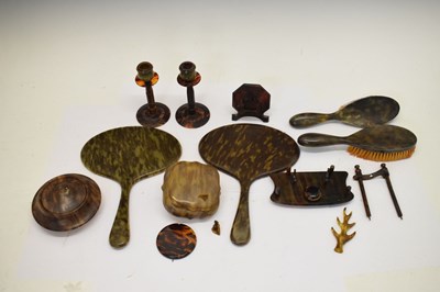 Lot 246 - Mixed group of tortoiseshell items