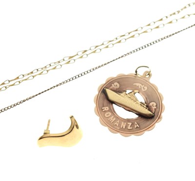 Lot 61 - Two 9ct gold necklaces