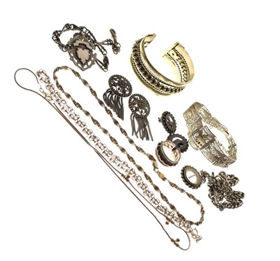 Lot 92 - Group of silver and white metal jewellery