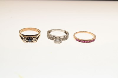 Lot 16 - Three stone set dress rings