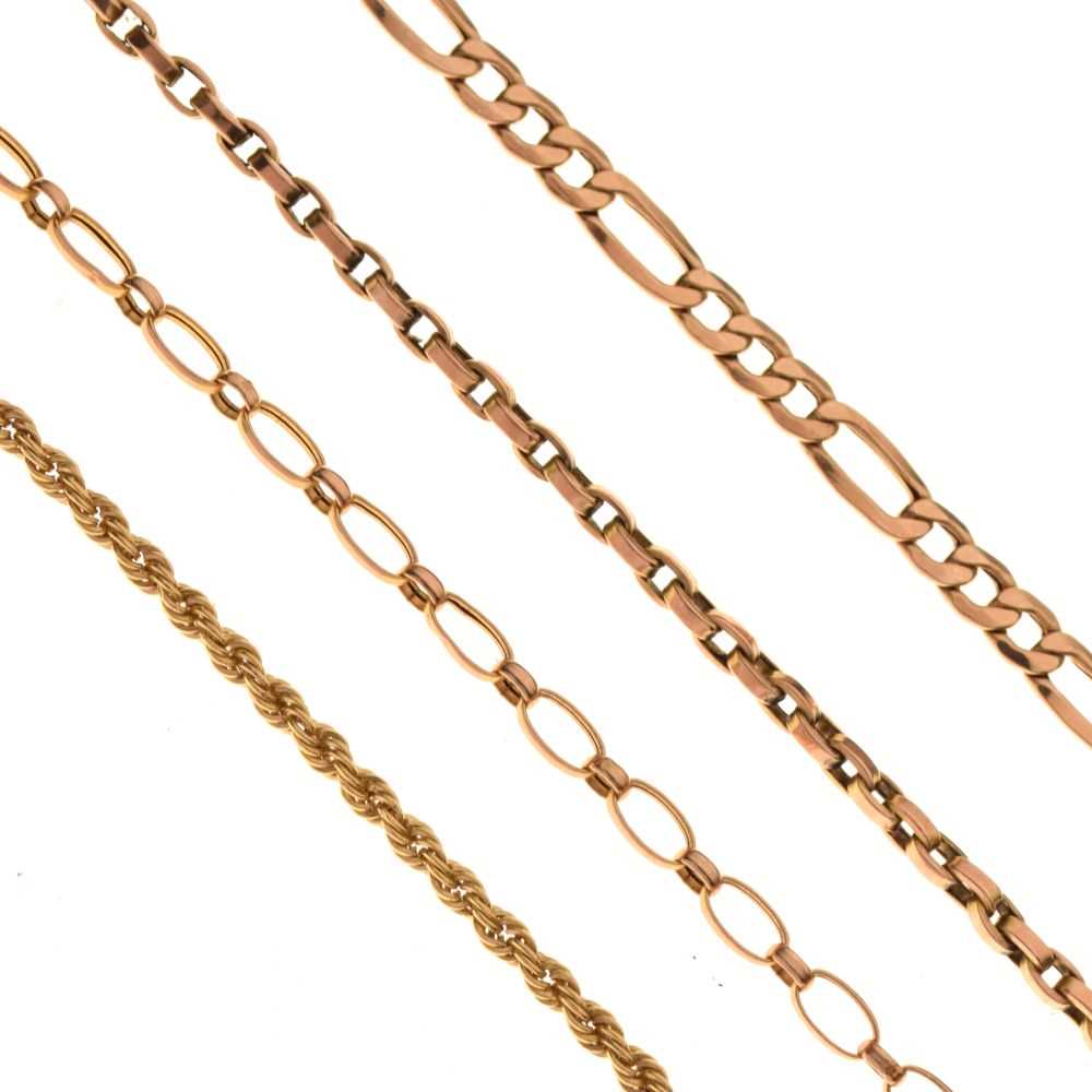 Lot 79 - Two 9ct gold necklaces