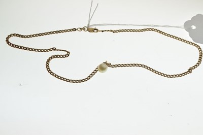 Lot 80 - 9ct gold curb chain, 41cm long approx, with single cultured pearl pendant