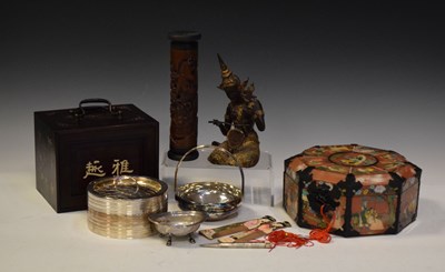 Lot 431 - Group of East Asian collectables