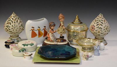 Lot 407 - Assorted ceramics