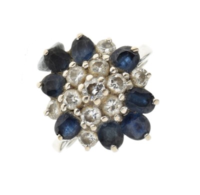 Lot 13 - 18ct white gold cluster ring