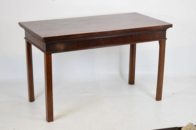 Lot 521 - George III mahogany serving table