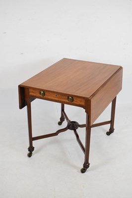 Lot 522 - Edwardian mahogany and satinwood Pembroke table