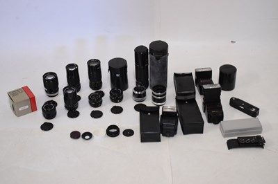 Lot 260 - Mixed group of Canon camera lenses