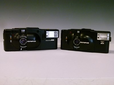 Lot 261 - Olympus Compact Cameras