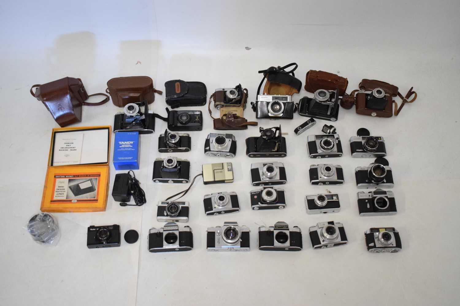Lot 264 - Mixed quantity of vintage cameras