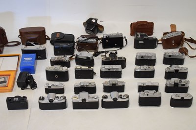 Lot 264 - Mixed quantity of vintage cameras