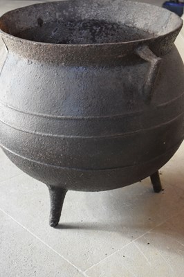 Lot 3 - Coalbrookdale - 19th Century iron cauldron