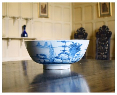Lot 26 - 18th Century English delftware bowl