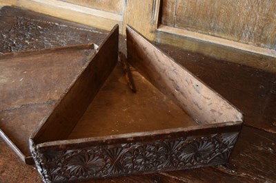Lot 69 - 17th Century chip-carved triangular box