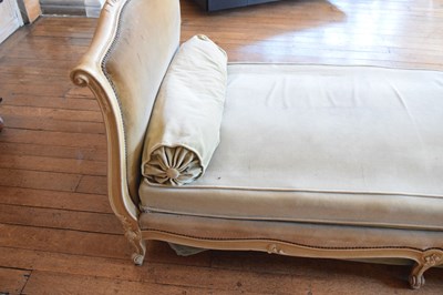 Lot 98 - 20th Century cream-painted day bed