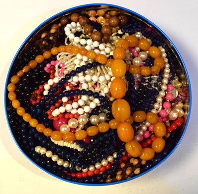 Lot 106 - Quantity of costume jewellery beads and necklaces